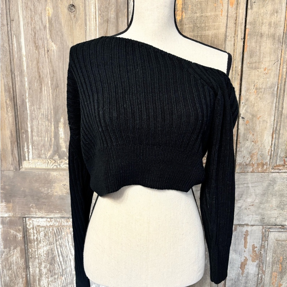 ⭕️Elegant Black Off-Shoulder Sweater for Women